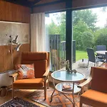 Cozy 70's In With Large Garden Hébergement de vacances