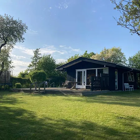 Cozy 70's In With Large Garden *